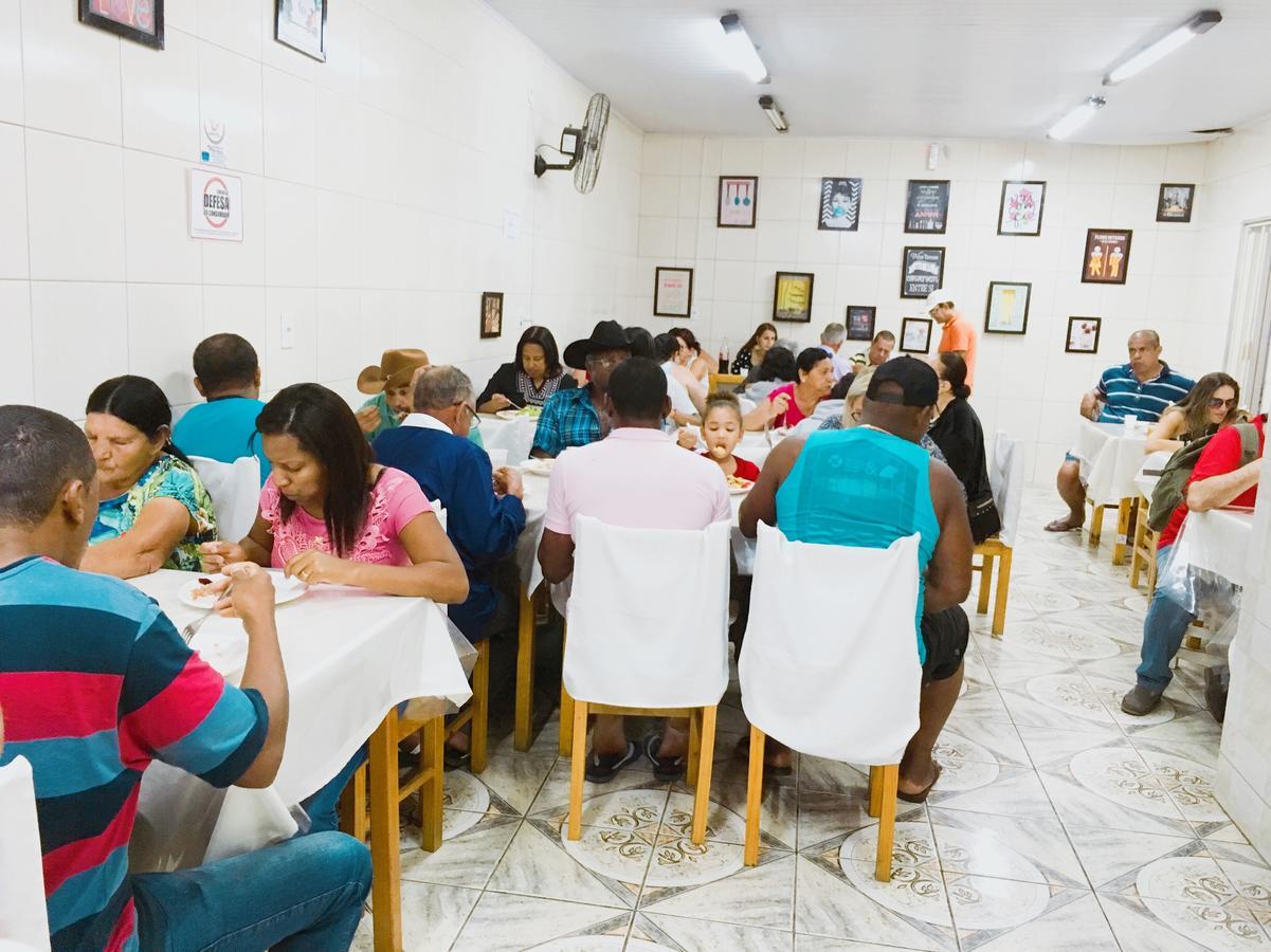 Hotel Mãe Rainha Aparecida  Buitenkant foto